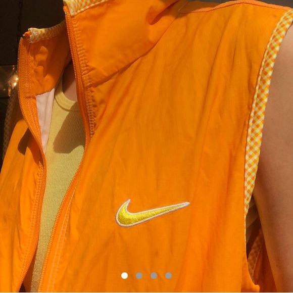 nike yellow vest